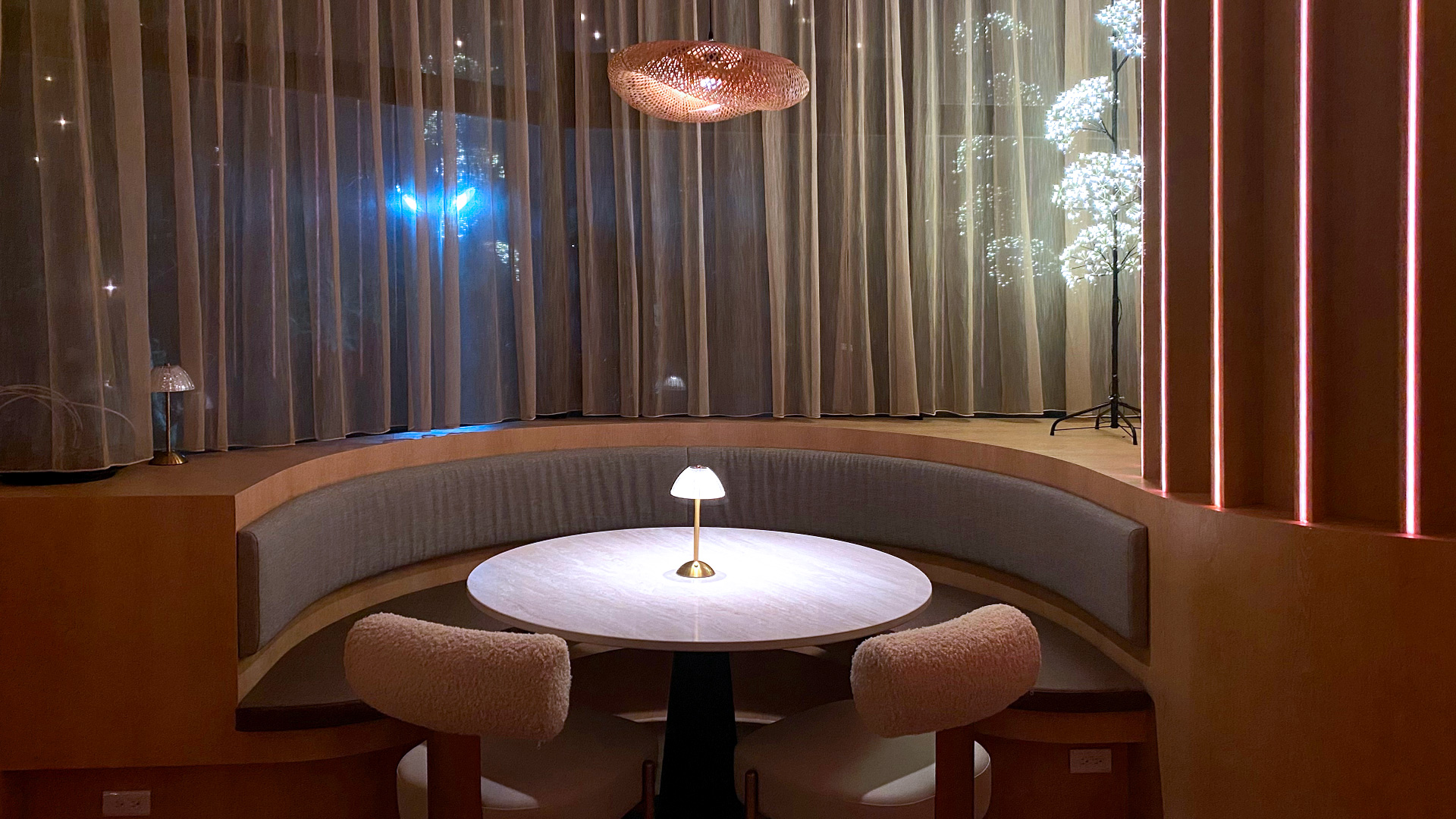 ANJU 新韓式餐酒館 大廳 VIP 圓桌